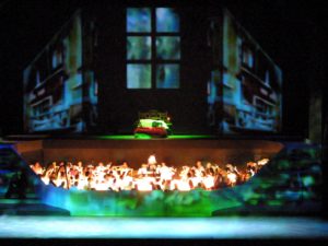 Lady-Macbeth-2001-colon_03